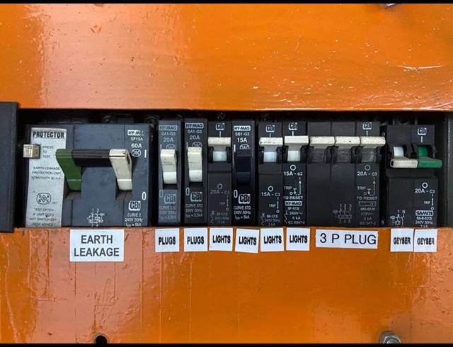 INDUSTRIAL PROPERTY TO RENT IN DEAL PARTY